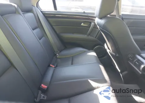 2011 Acura Rl 3.7 z USA, uszkodzony, nr VIN JH4KB2F65BC000053